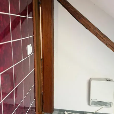 Dachgeschosswohnung Nahe Altstadt & Messe דירה נירנברג