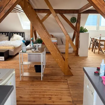Dachgeschosswohnung Nahe Altstadt & Messe * נירנברג