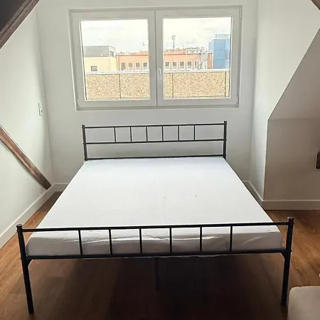 דירה Dachgeschosswohnung Nahe Altstadt & Messe *