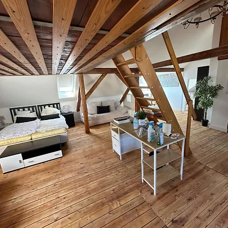 Dachgeschosswohnung Nahe Altstadt & Messe דירה *