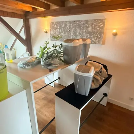 Dachgeschosswohnung Nahe Altstadt & Messe דירה