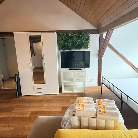 Dachgeschosswohnung Nahe Altstadt & Messe נירנברג