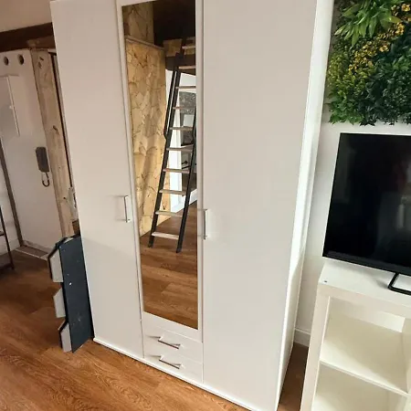 Dachgeschosswohnung Nahe Altstadt & Messe דירה נירנברג