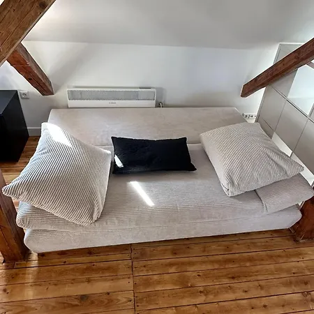Dachgeschosswohnung Nahe Altstadt & Messe