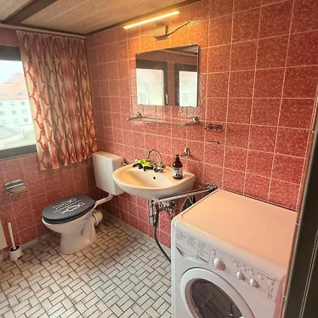 Dachgeschosswohnung Nahe Altstadt & Messe *