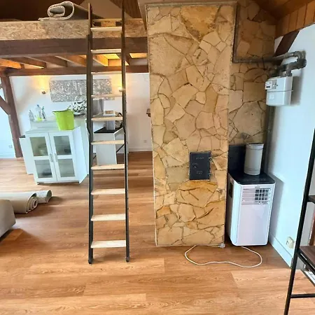 Dachgeschosswohnung Nahe Altstadt & Messe