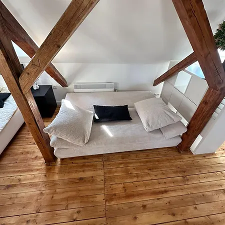 Dachgeschosswohnung Nahe Altstadt & Messe *