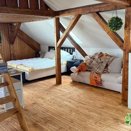 דירה Dachgeschosswohnung Nahe Altstadt & Messe נירנברג